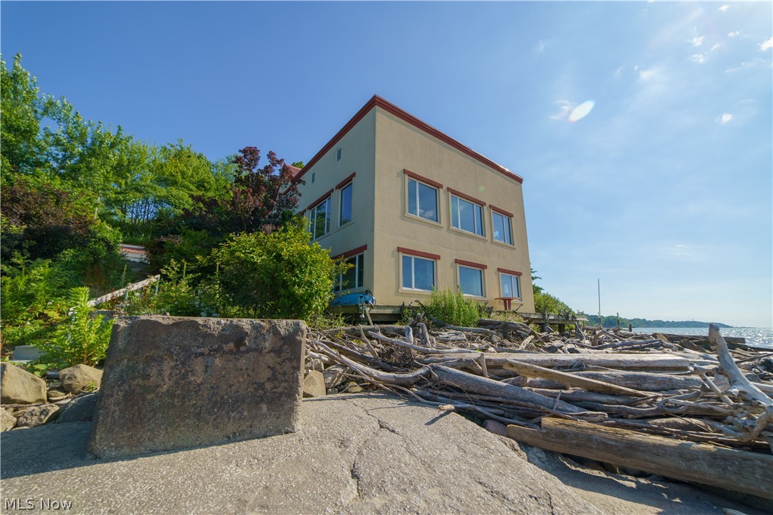 2426 Overlook Drive
