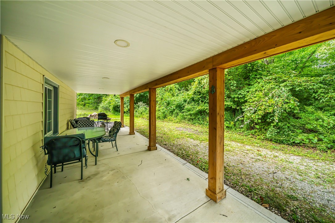 6202 Lake Road W