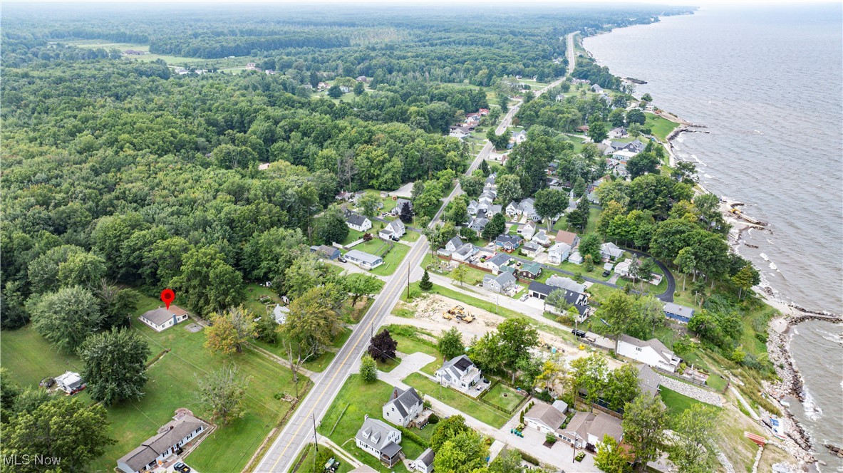 6202 Lake Road W