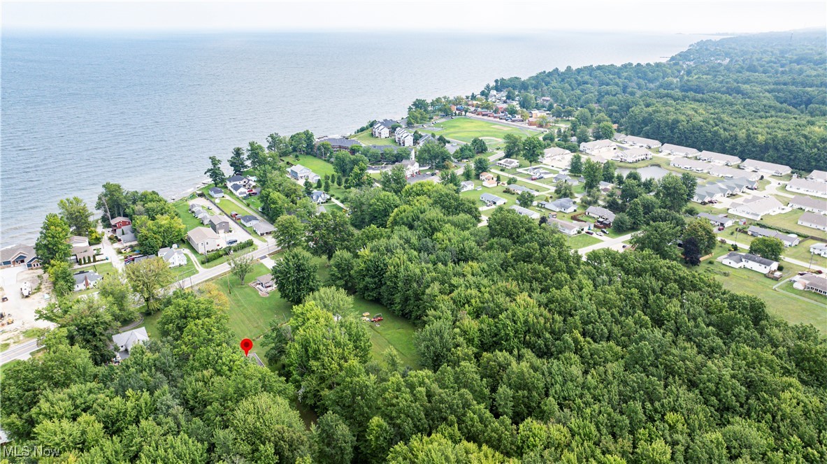 6202 Lake Road W