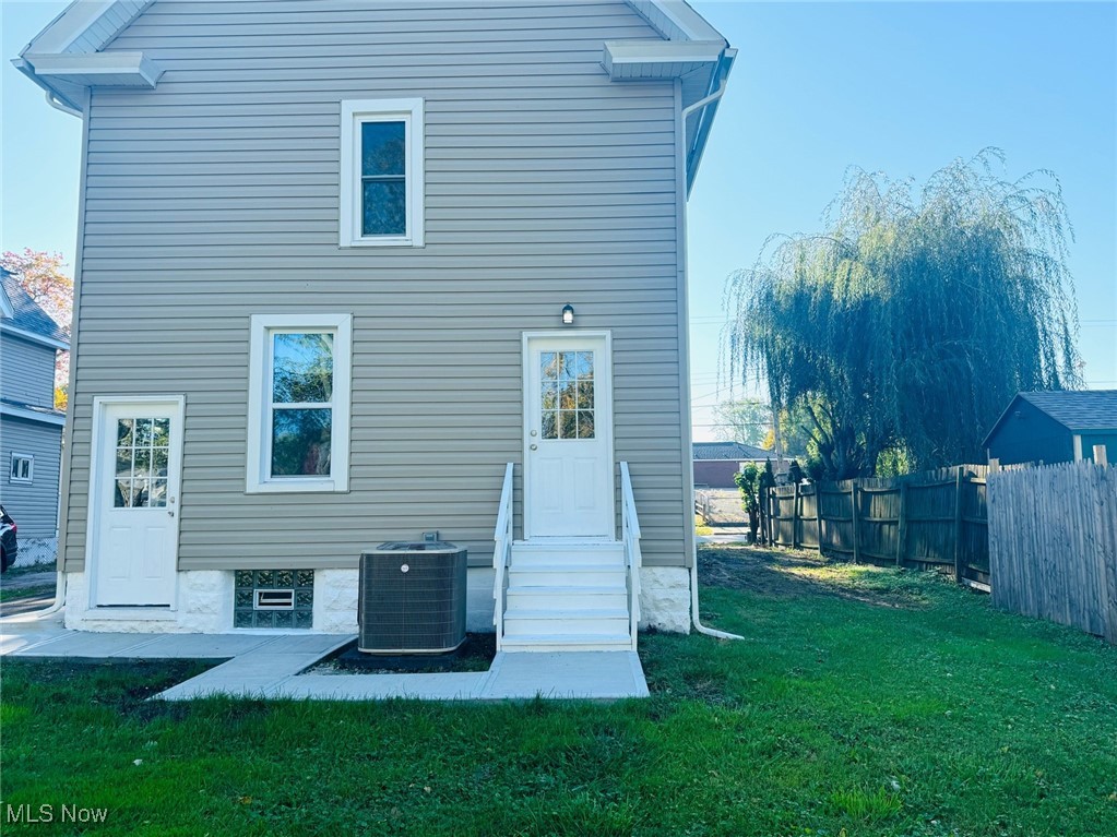 527 W 41st Street