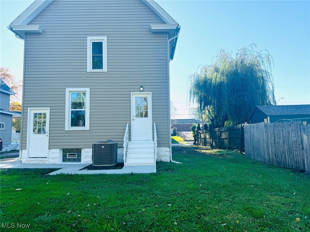 527 W 41st Street
