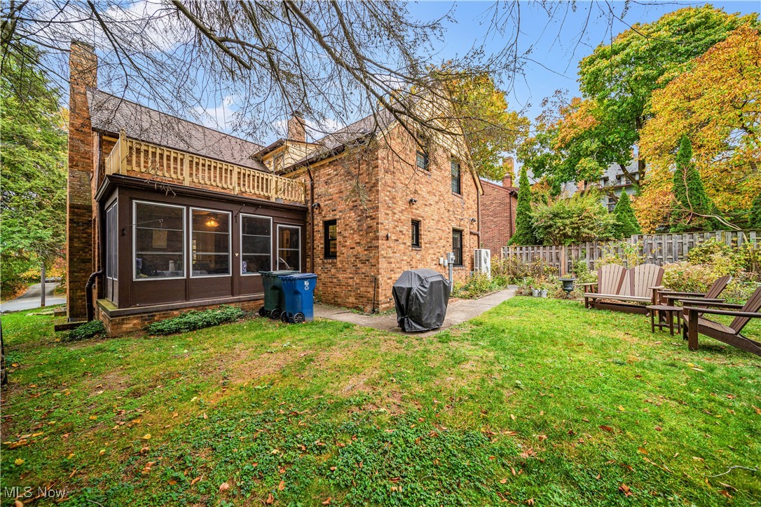 2710 Edgehill Road