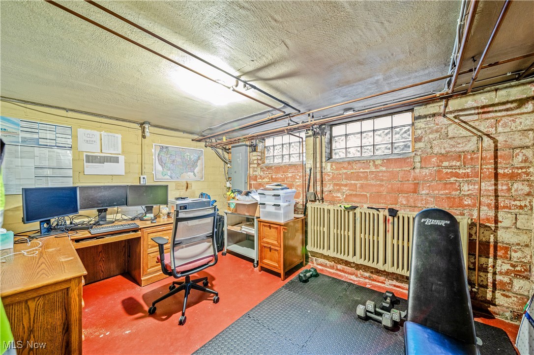 2710 Edgehill Road