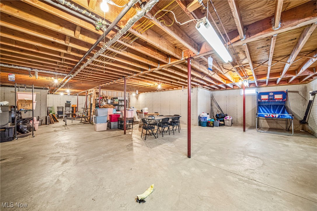 282 S Ridge Road W