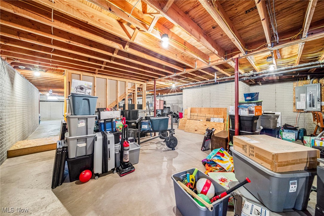 282 S Ridge Road W