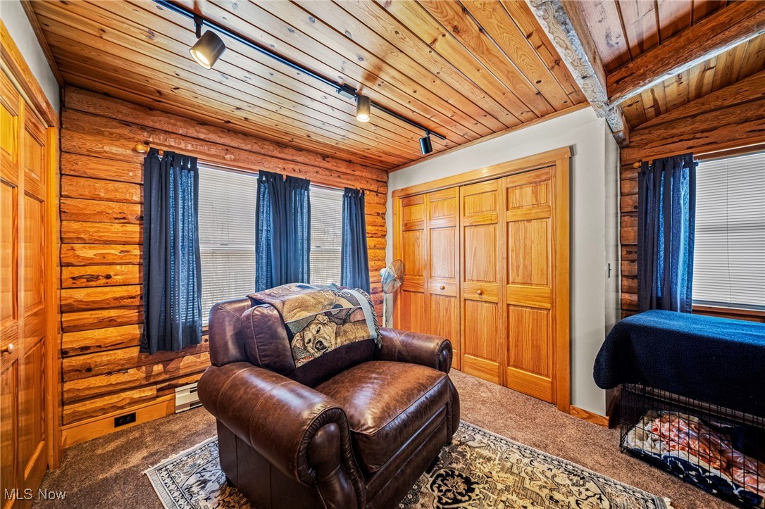 282 S Ridge Road W