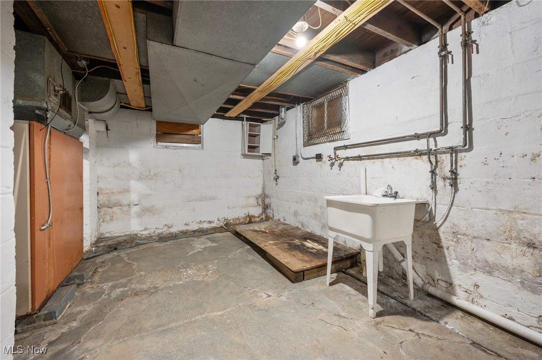 1825 W 8th Street