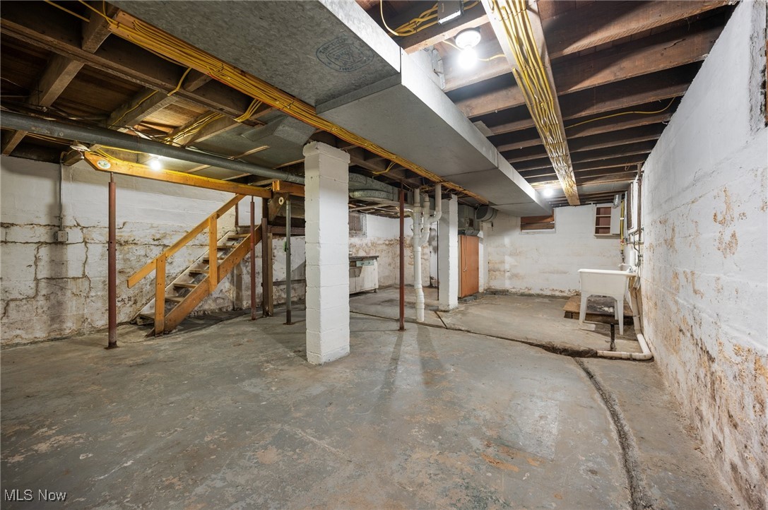 1825 W 8th Street