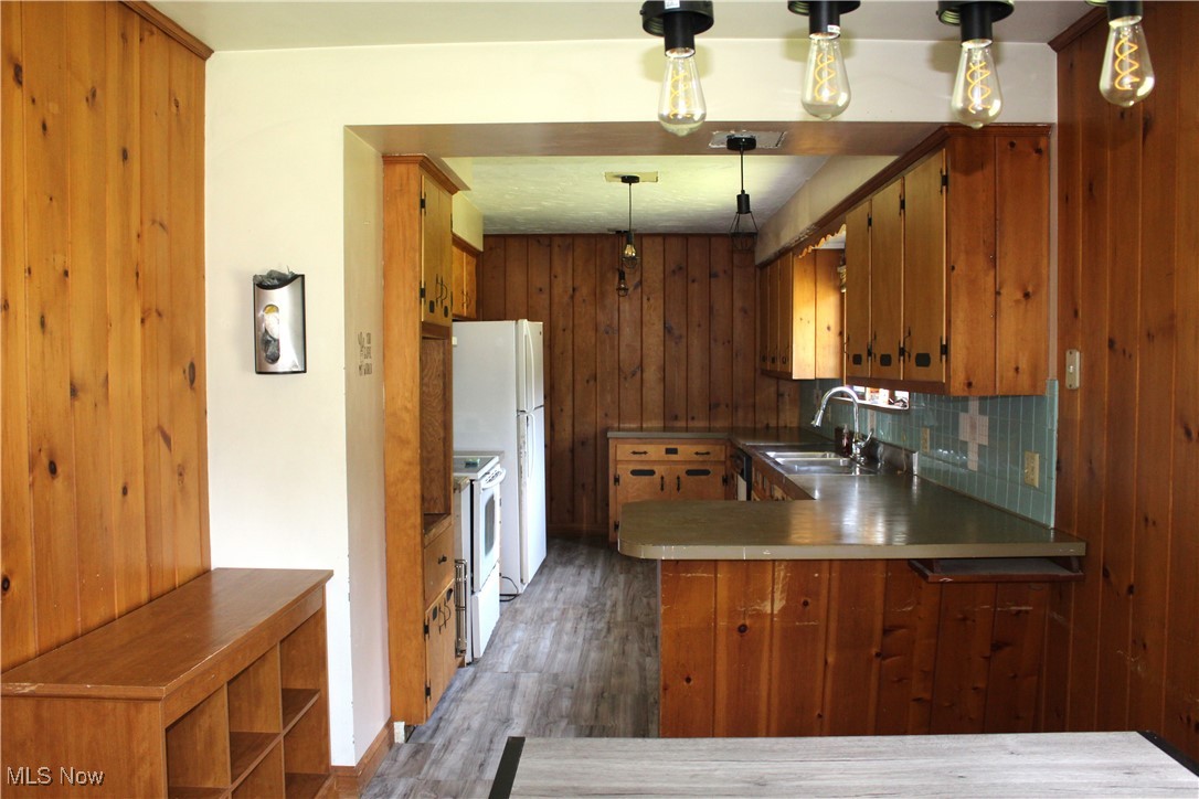 2842 Fairview Drive