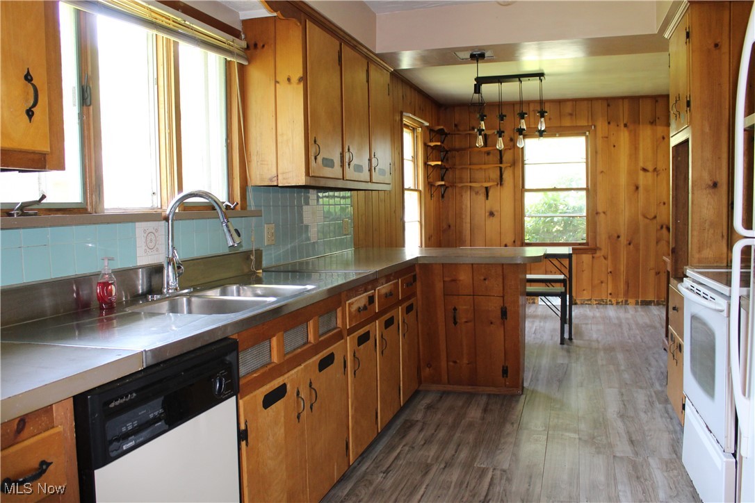 2842 Fairview Drive