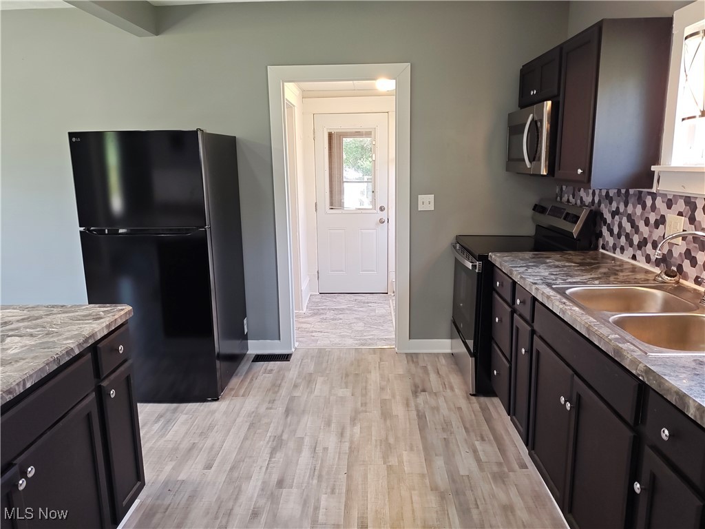 1525 Perryville Place