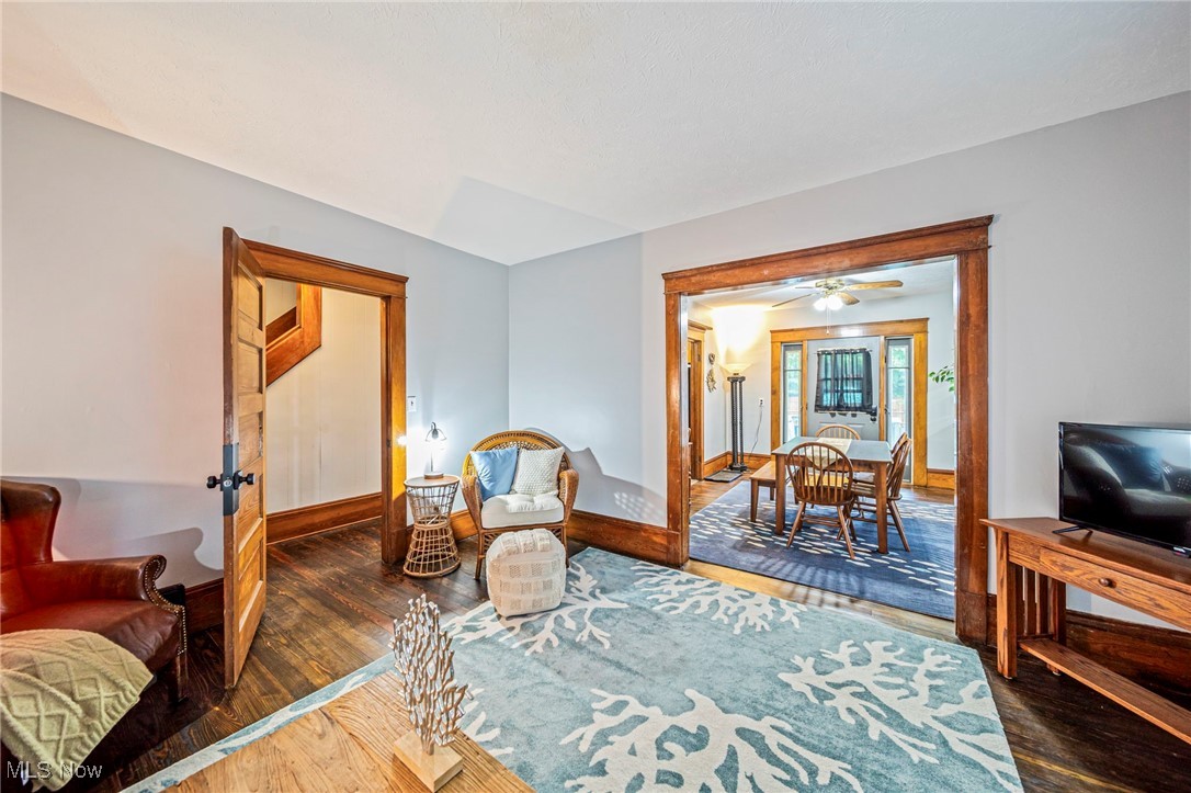 1833 W 7th Street