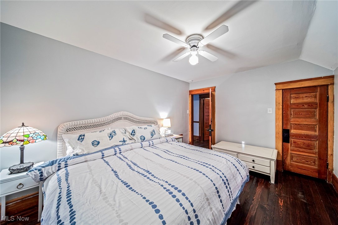 1833 W 7th Street