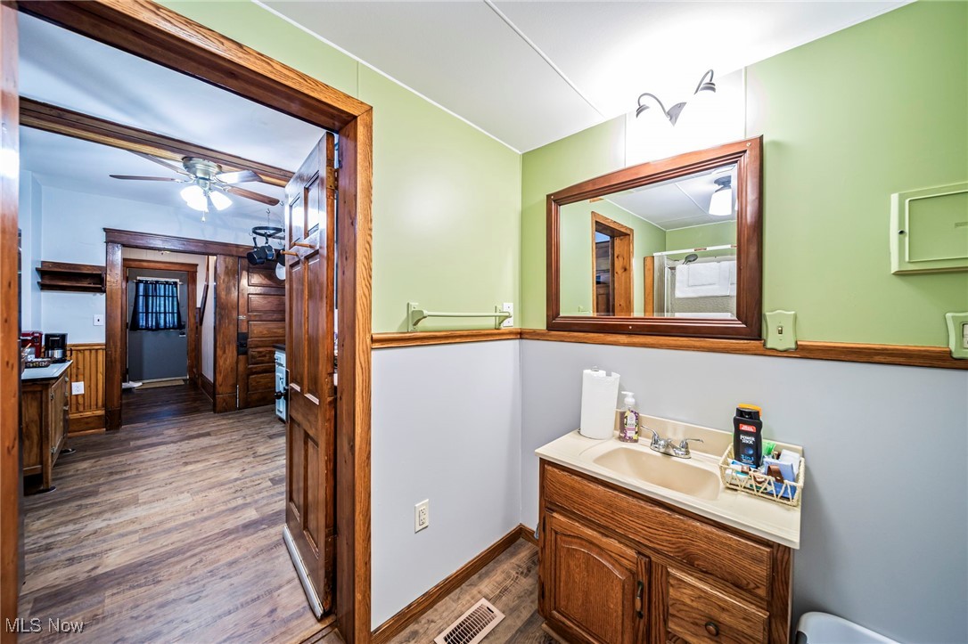 1833 W 7th Street