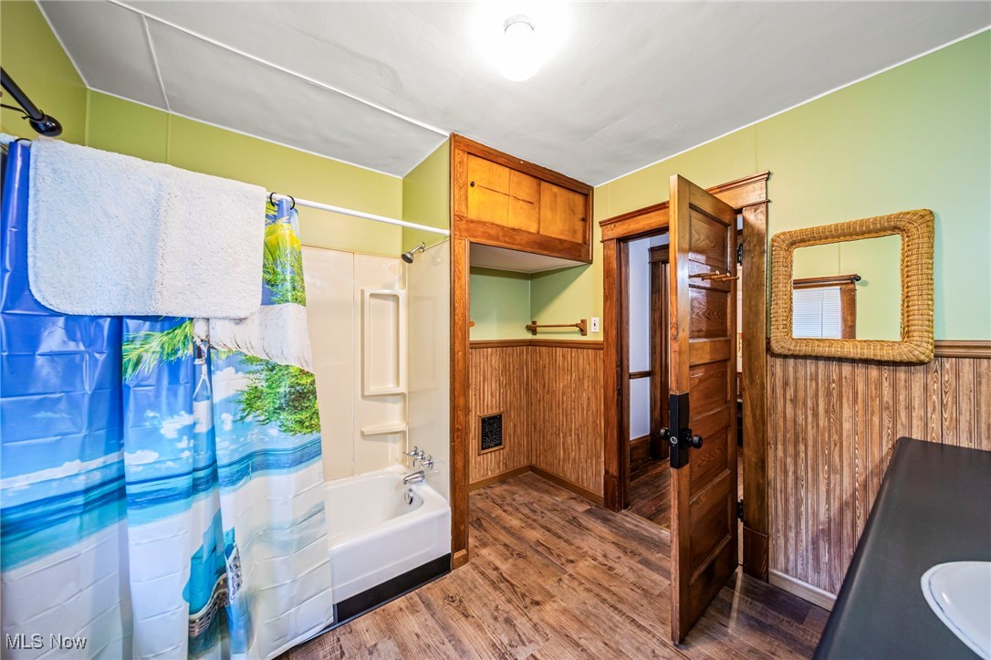 1833 W 7th Street