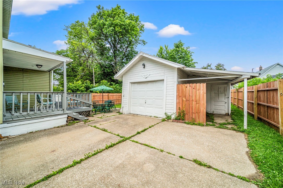 1833 W 7th Street