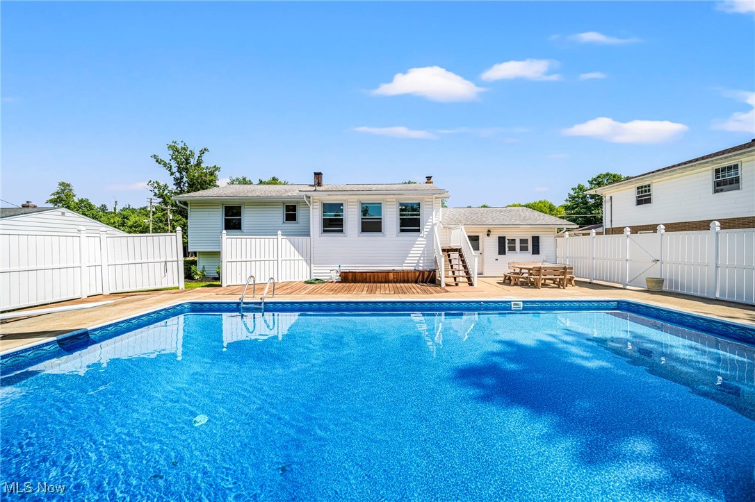 1543 Cherry Lane