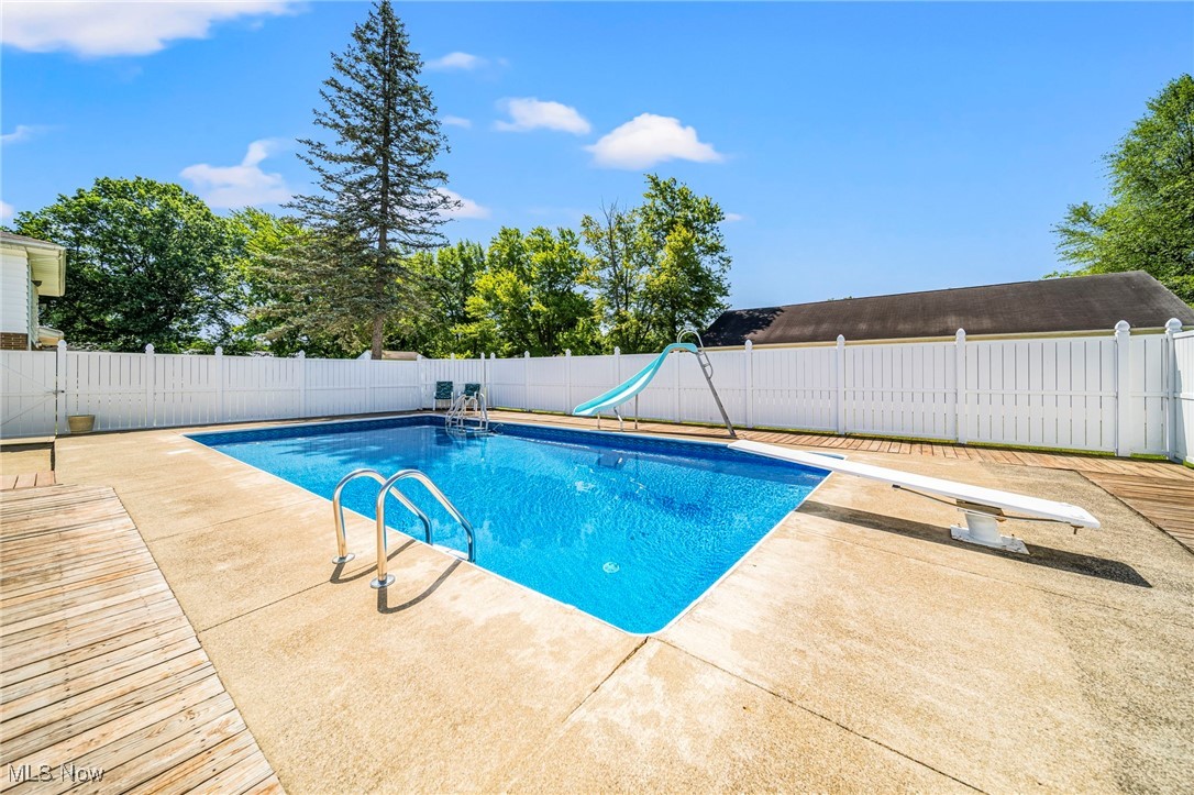 1543 Cherry Lane