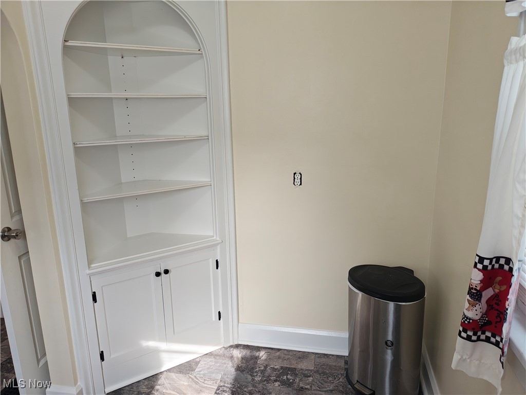 914 W 50th Street