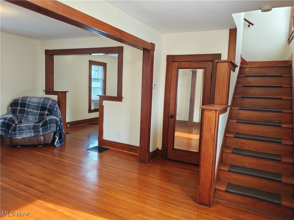 914 W 50th Street