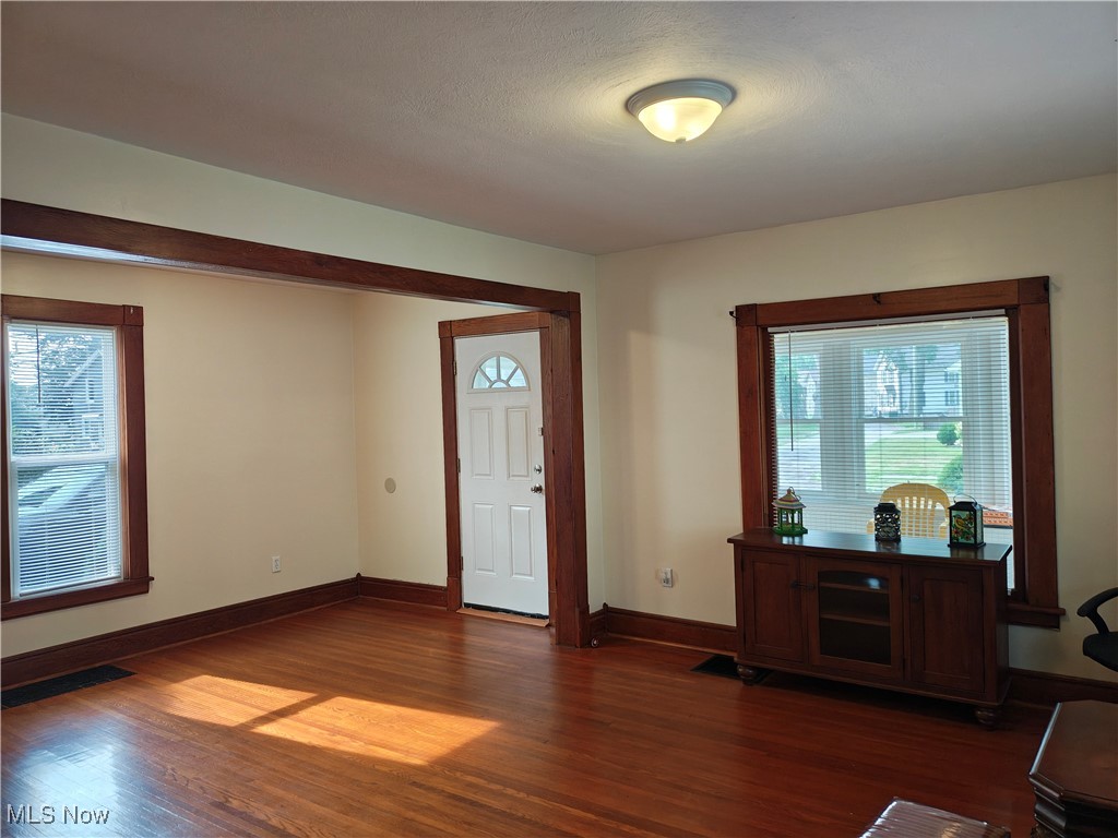 914 W 50th Street