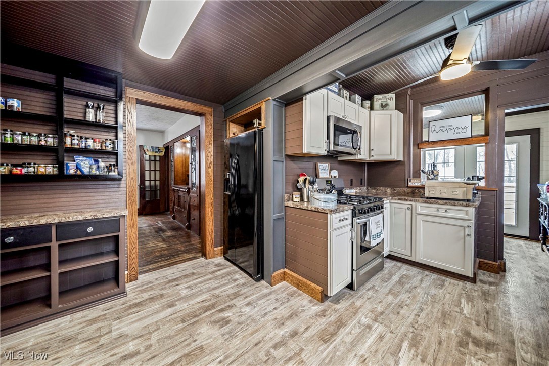 977 W Prospect Road
