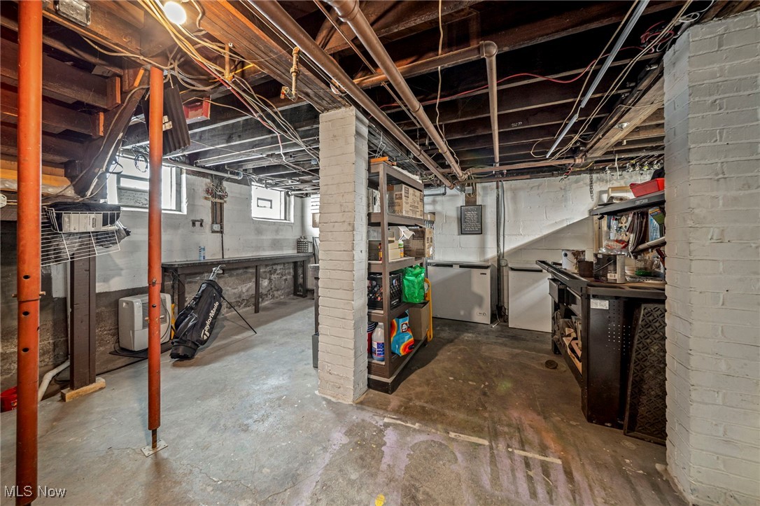 977 W Prospect Road
