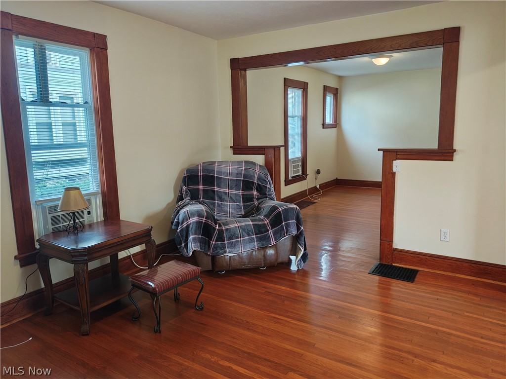 914 W 50th Street