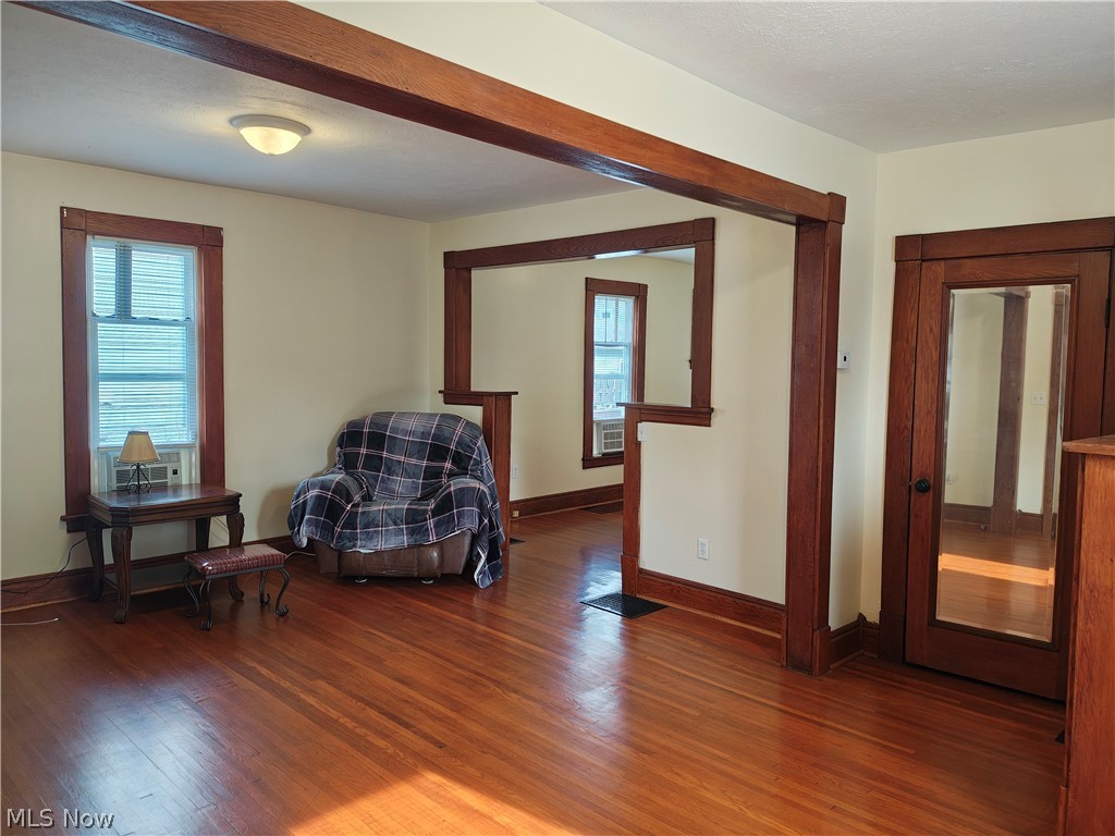 914 W 50th Street