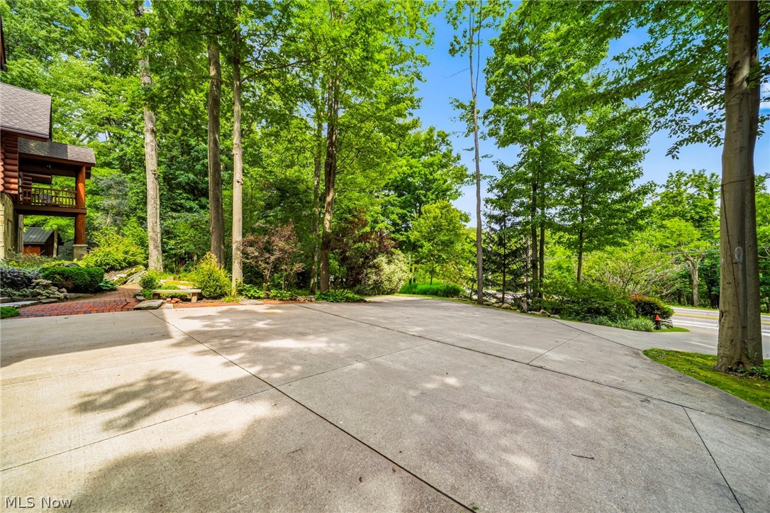 10506 Mayfield Road