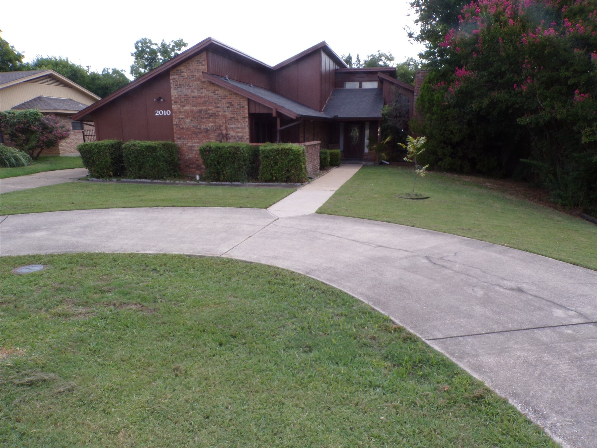 2010 Klondike Street