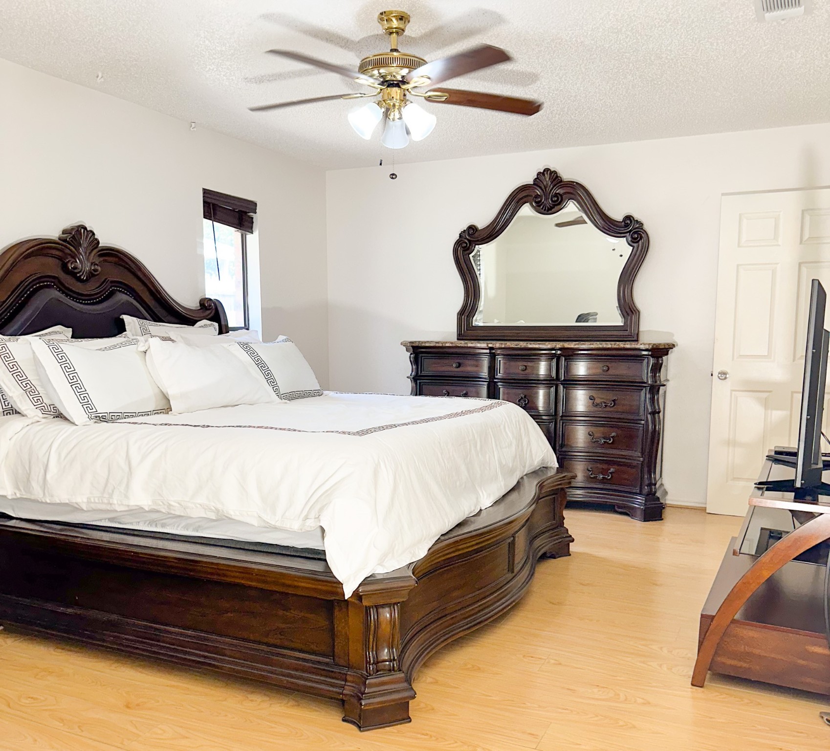 2010 Klondike Street