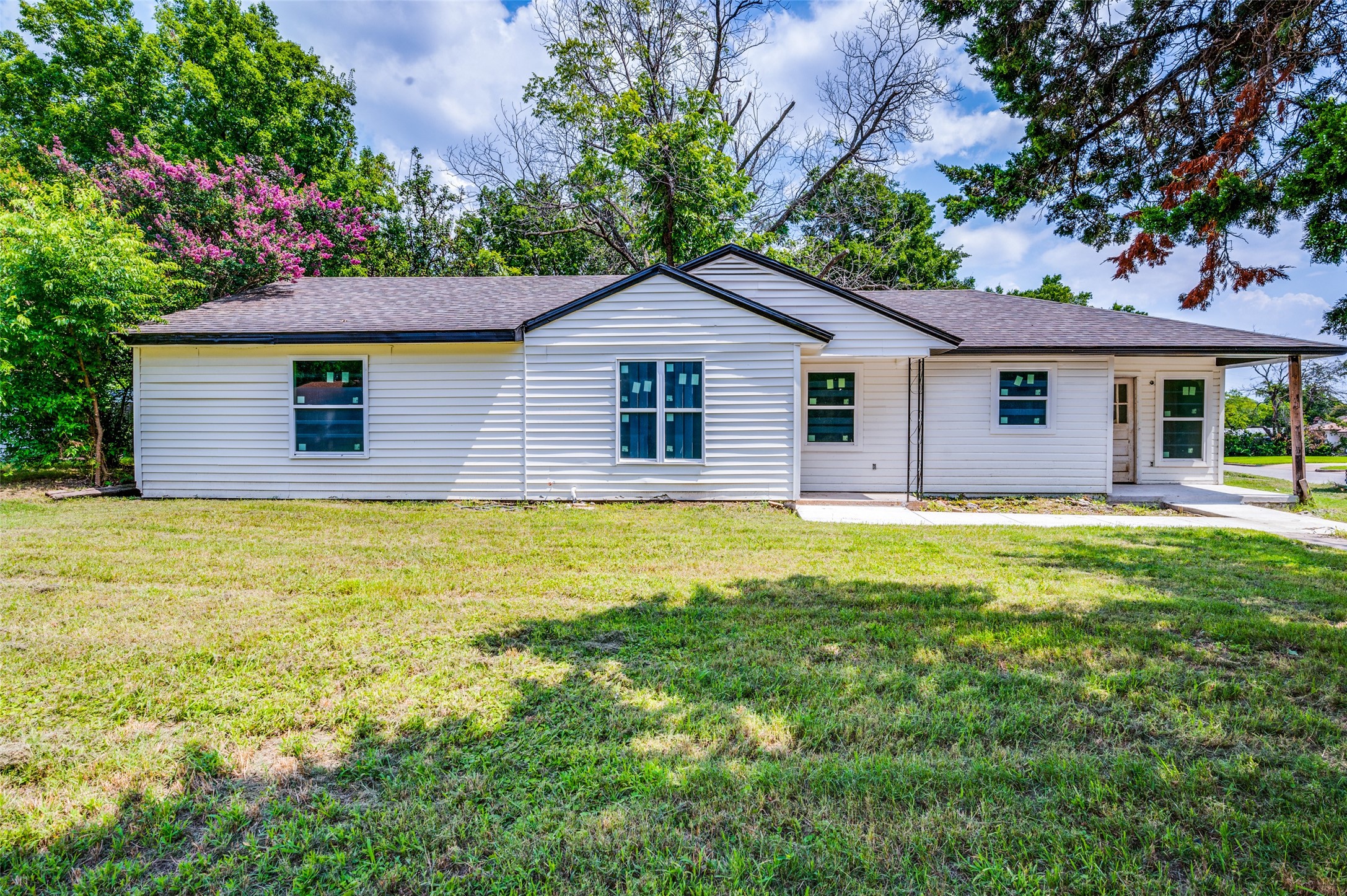 709 SW Dallas Street