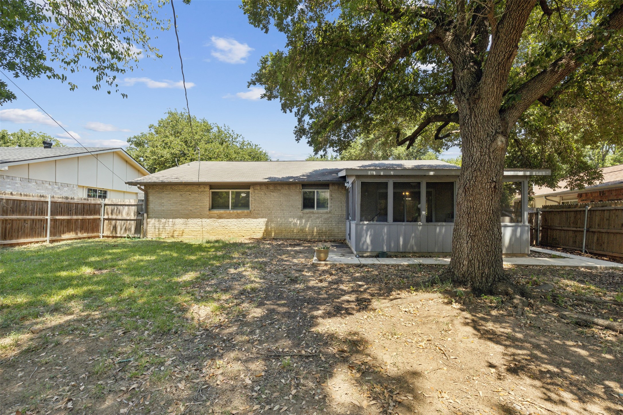 608 Hillcrest Street