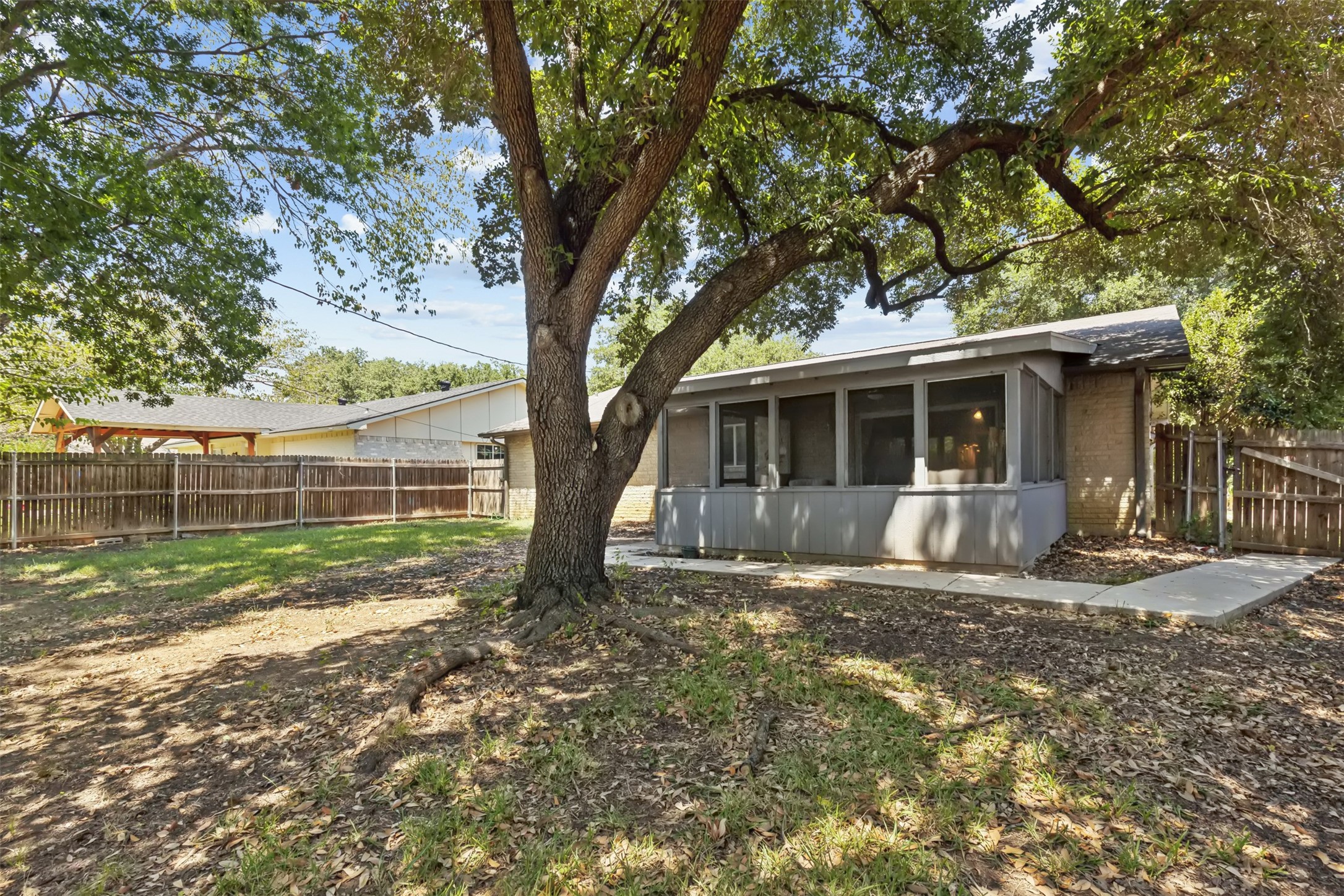 608 Hillcrest Street