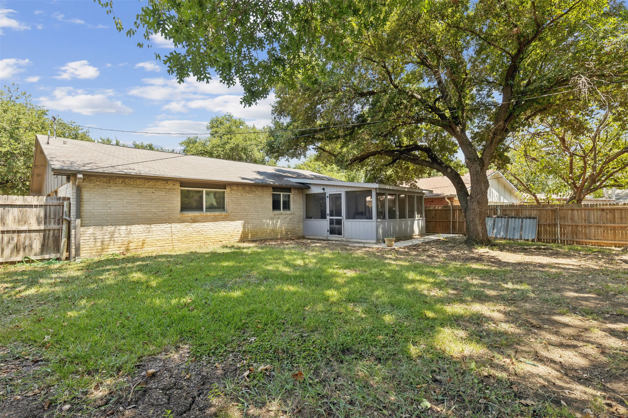 608 Hillcrest Street