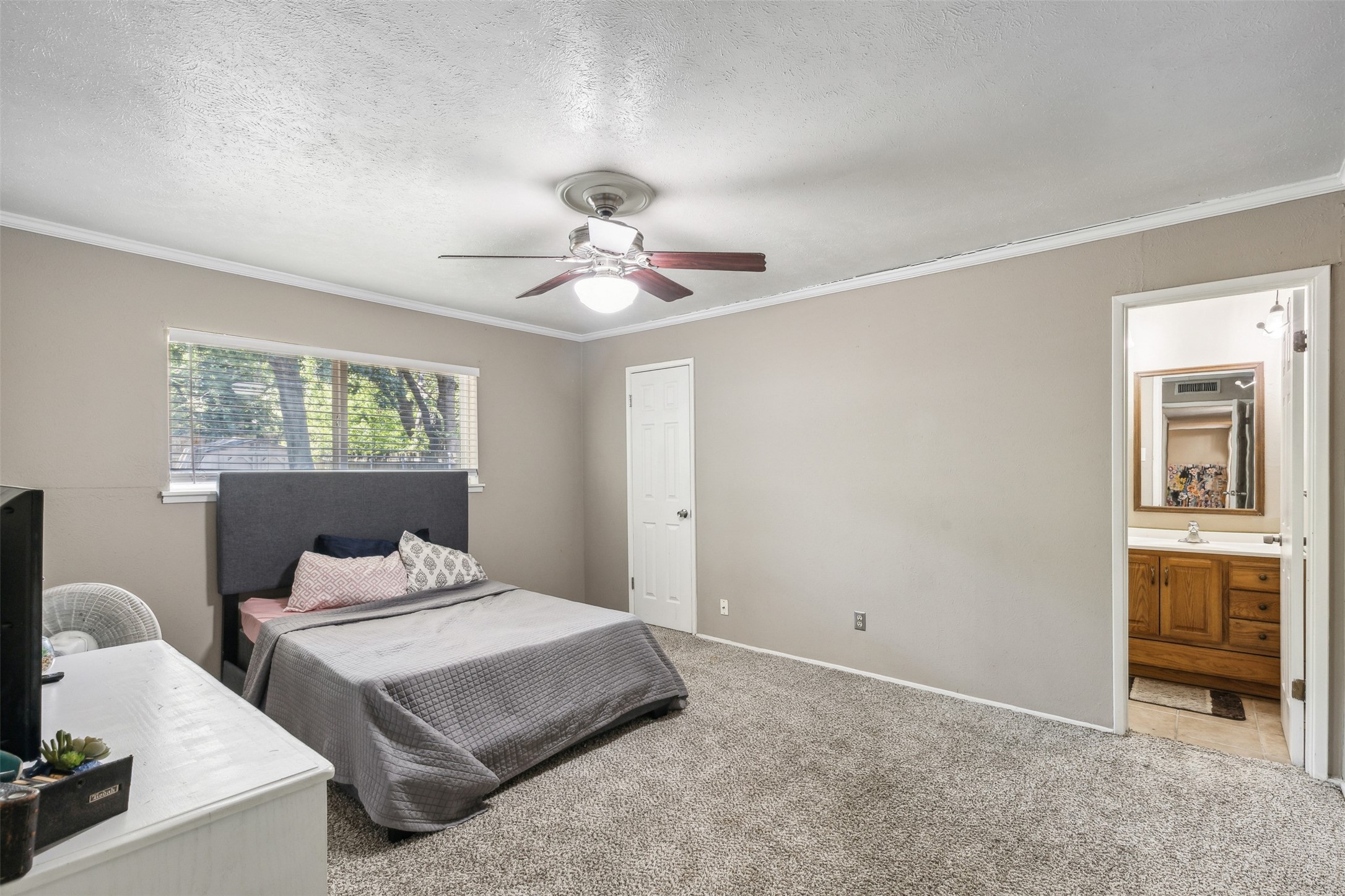 608 Hillcrest Street