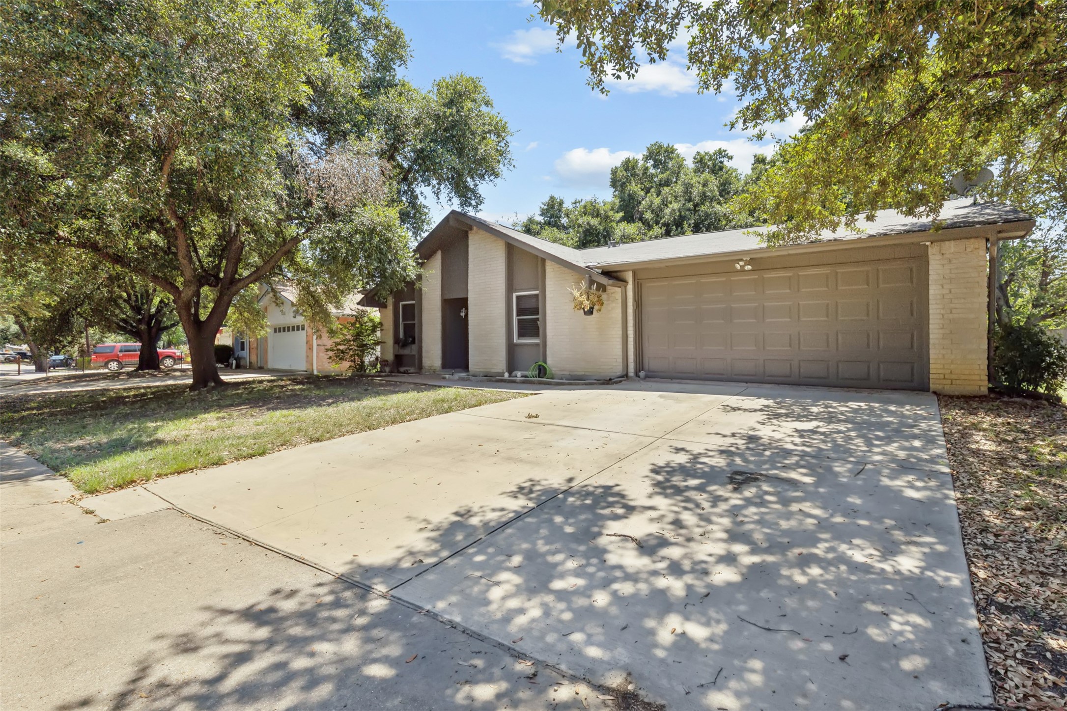 608 Hillcrest Street