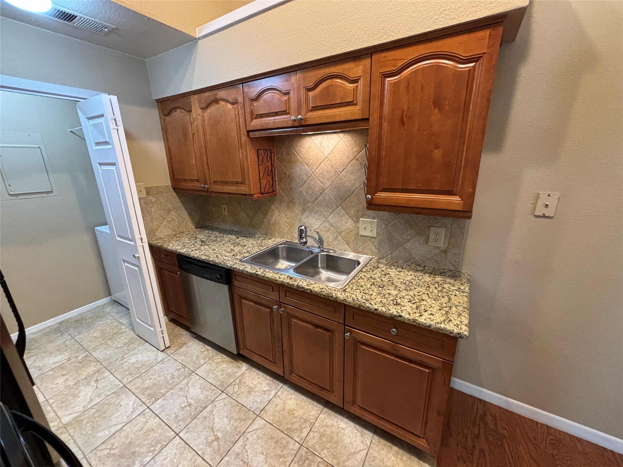 5628 Cedar Creek Drive