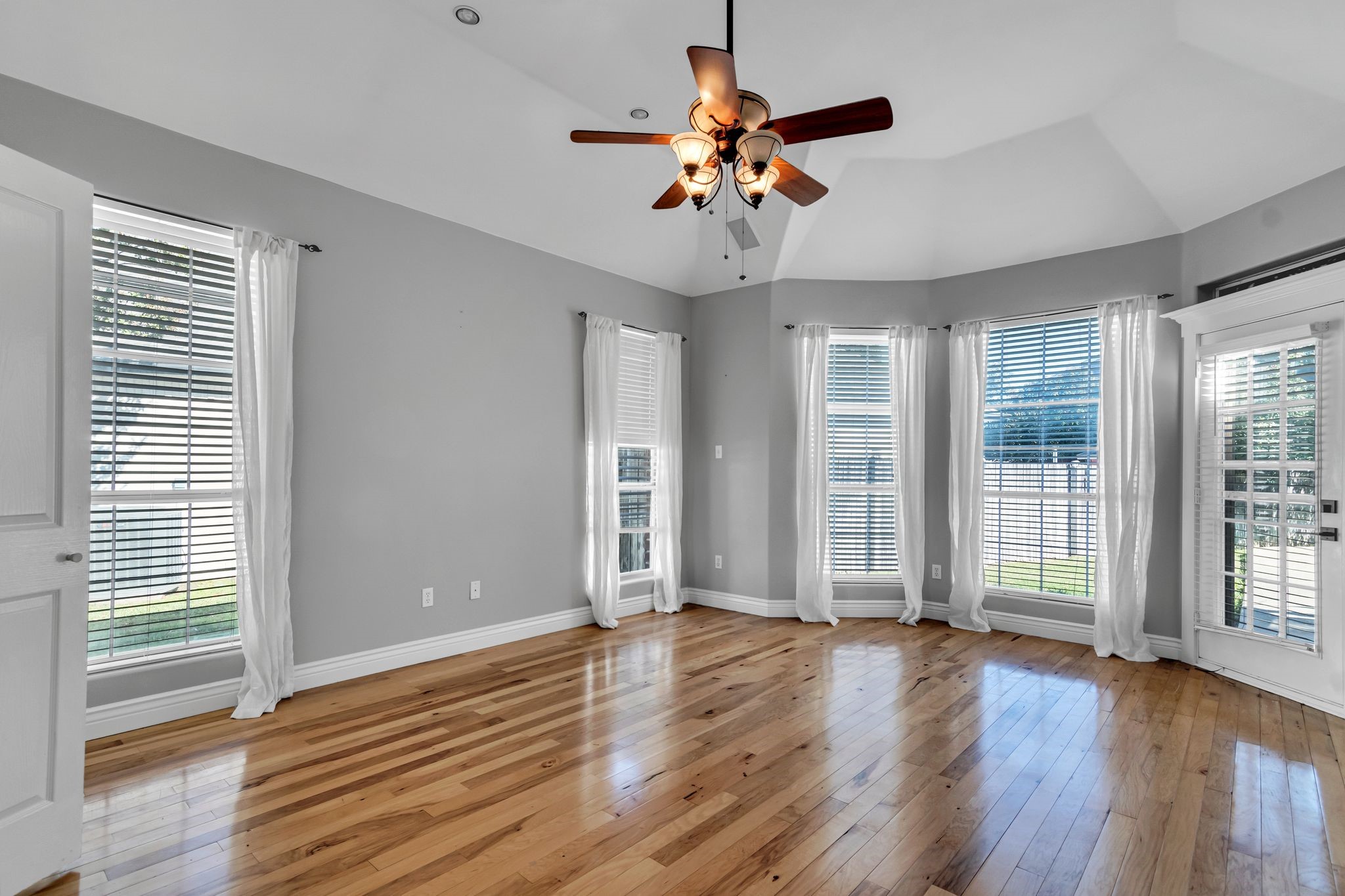 2700 Willow Creek Court