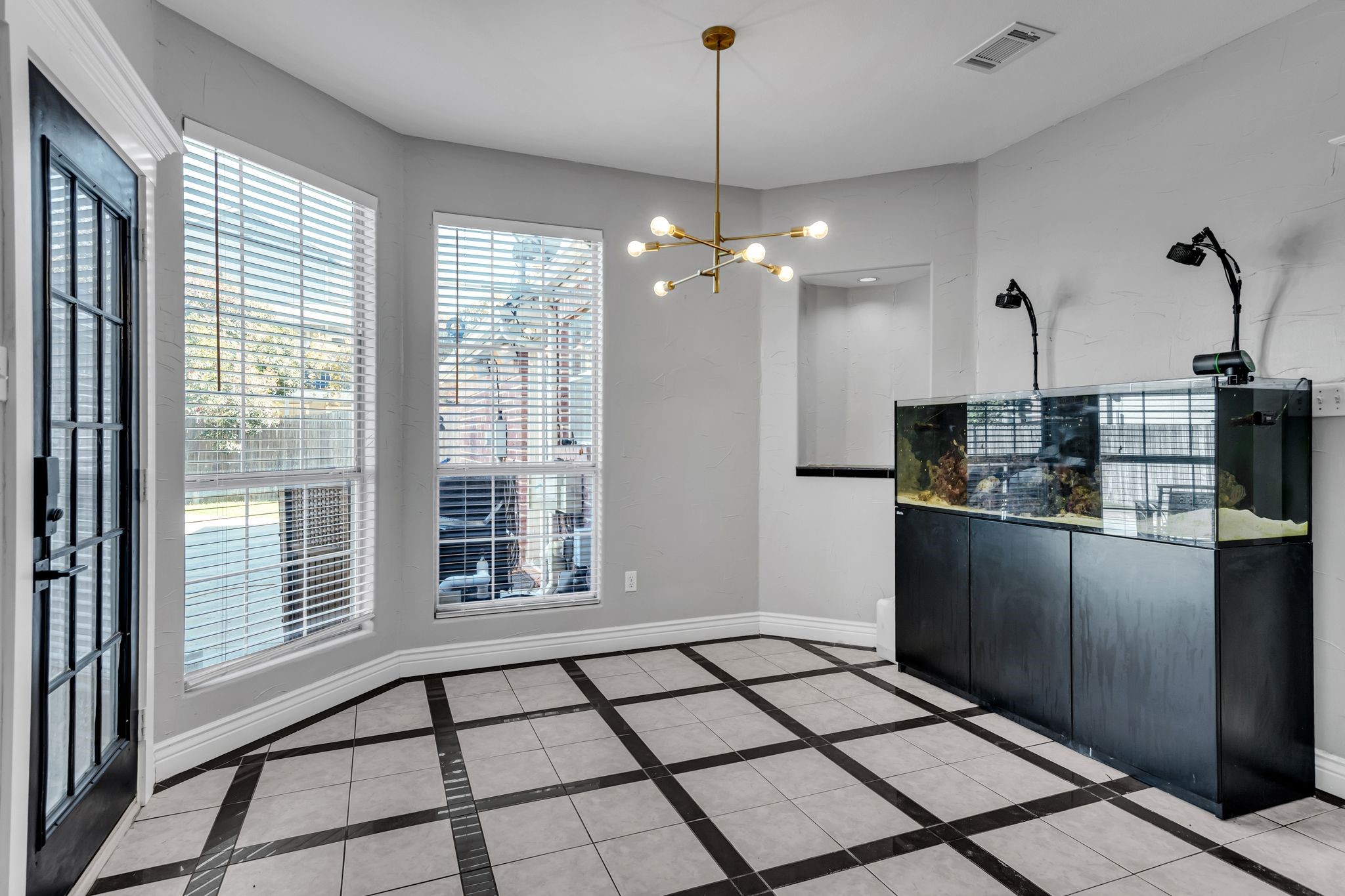 2700 Willow Creek Court