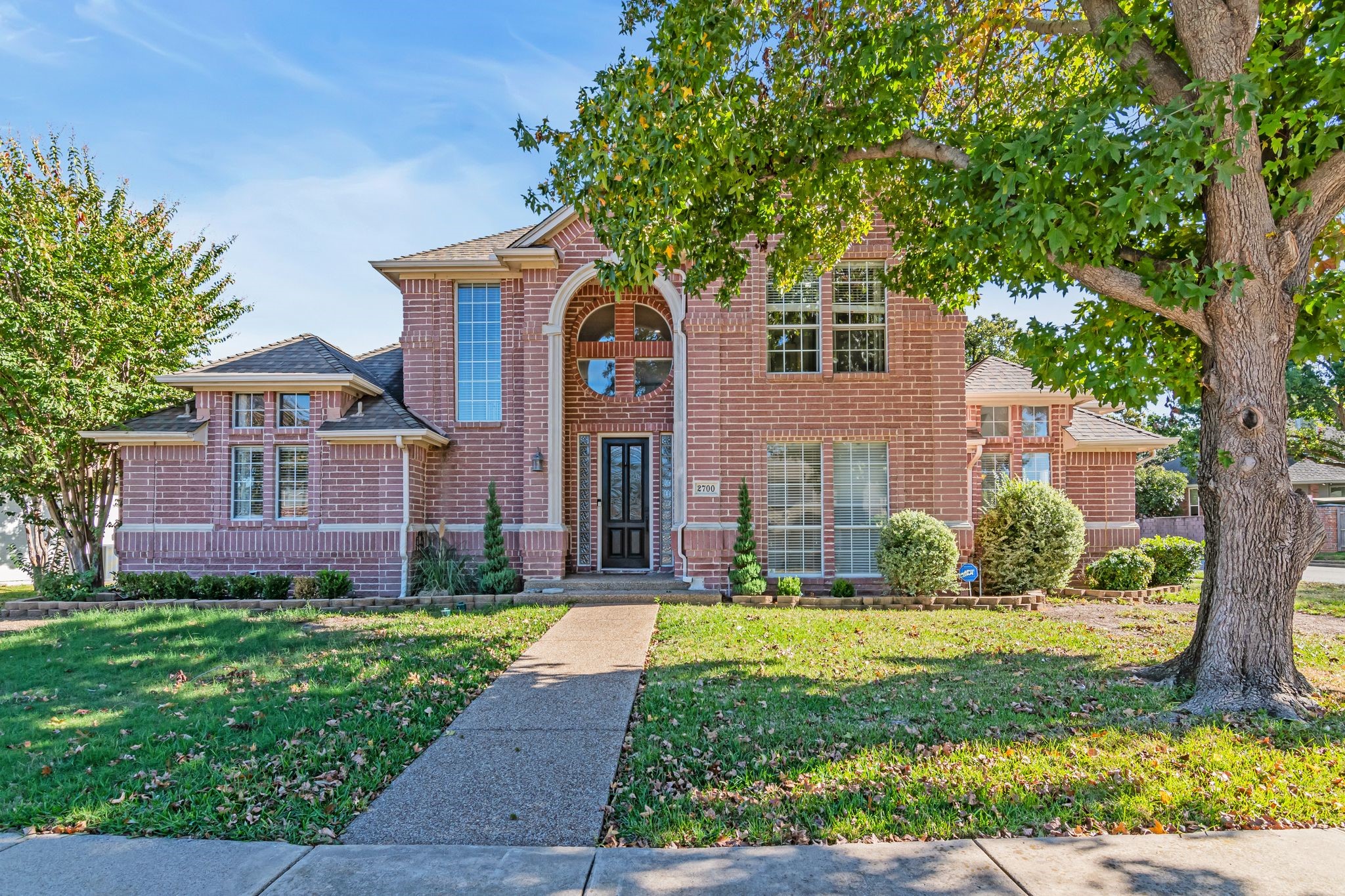 2700 Willow Creek Court