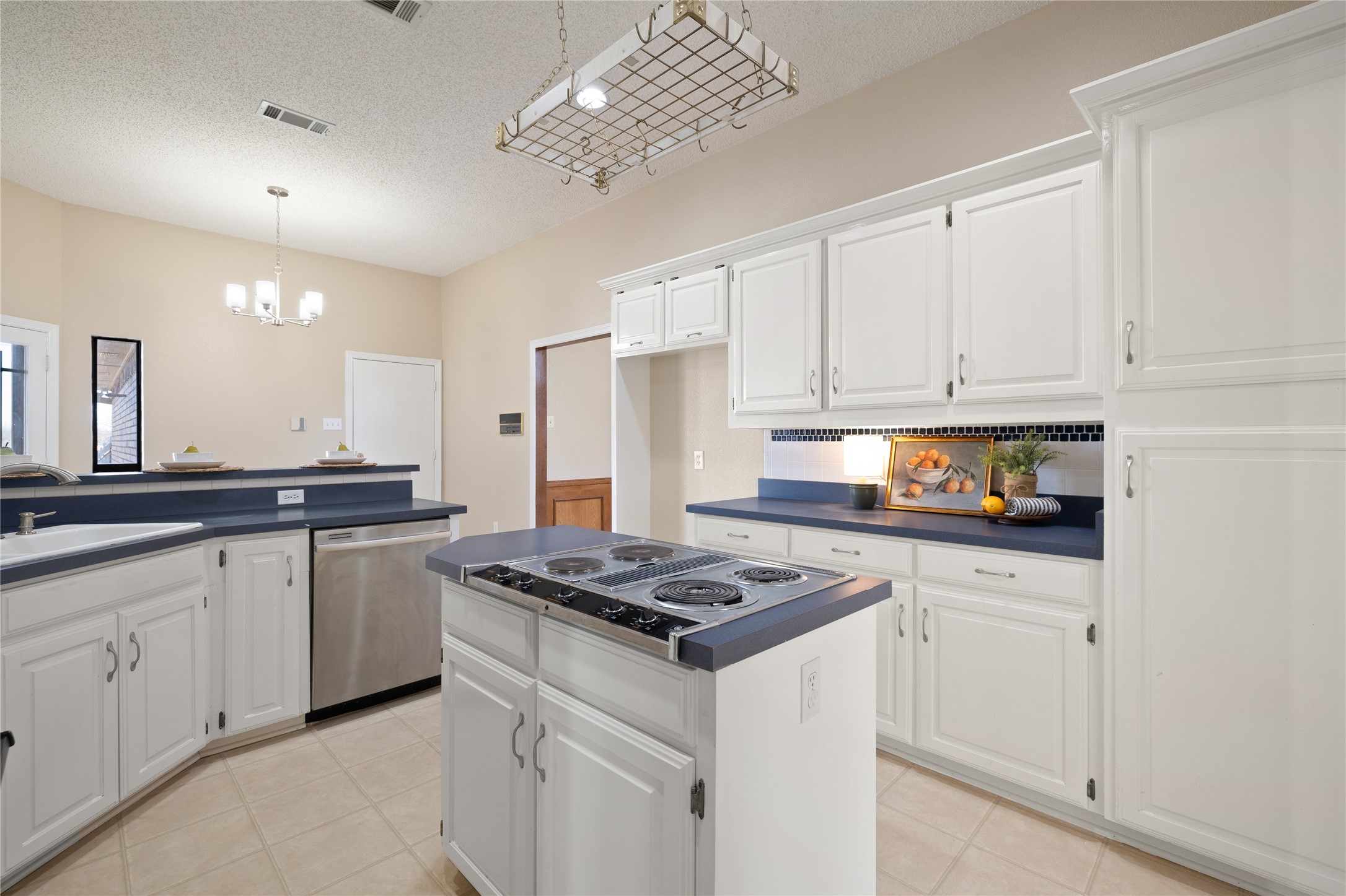 1425 Cobblestone Drive