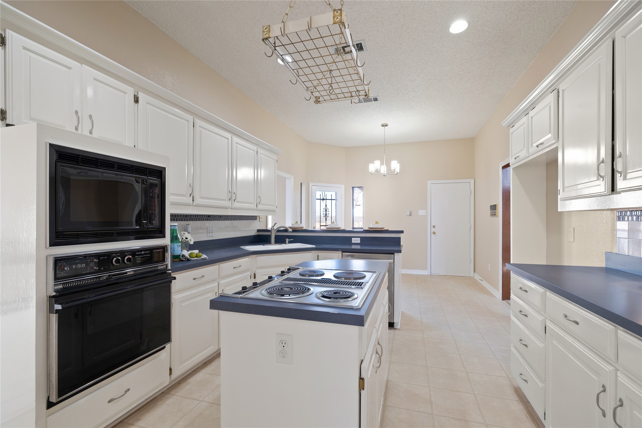 1425 Cobblestone Drive