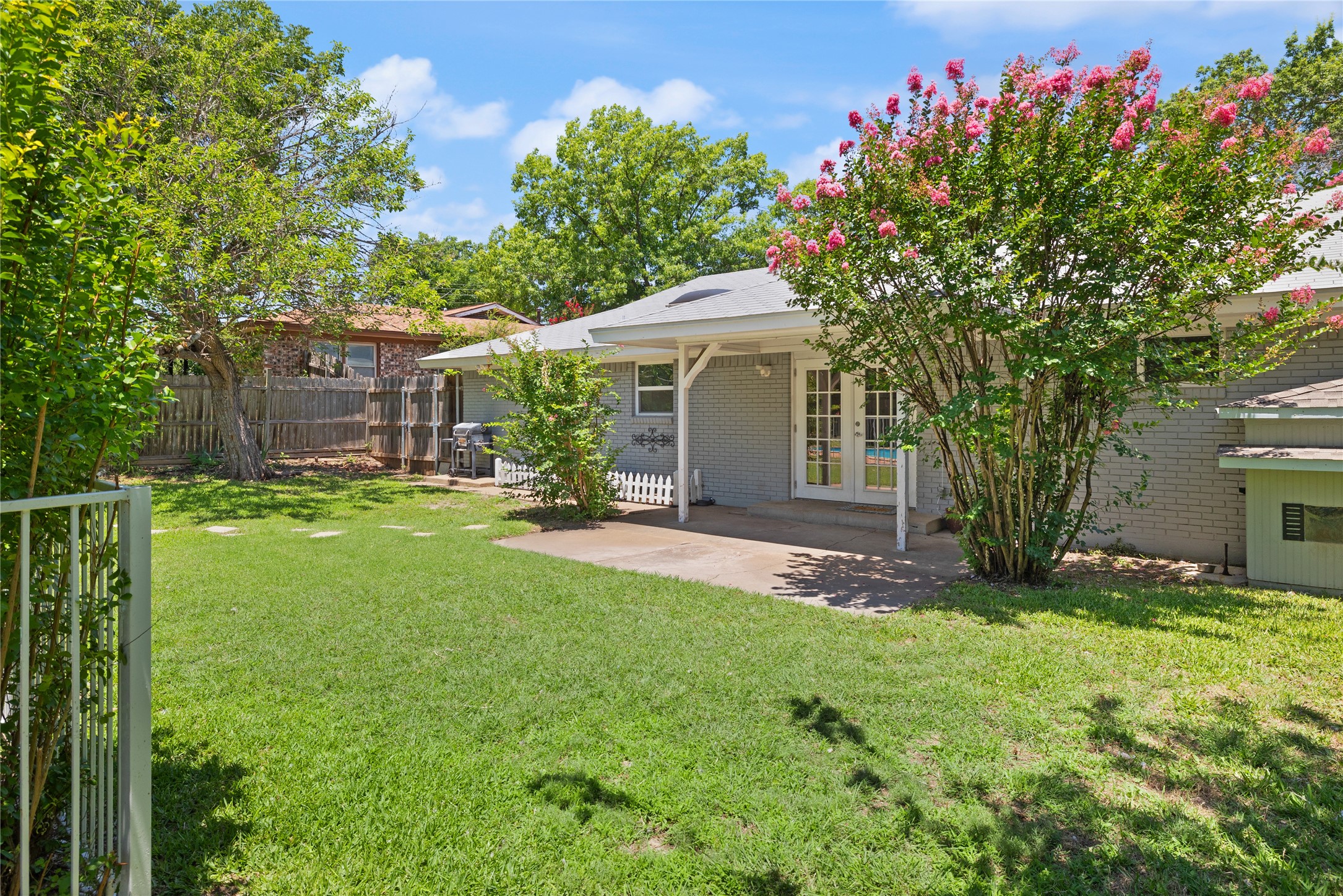 8021 Northbrook Drive