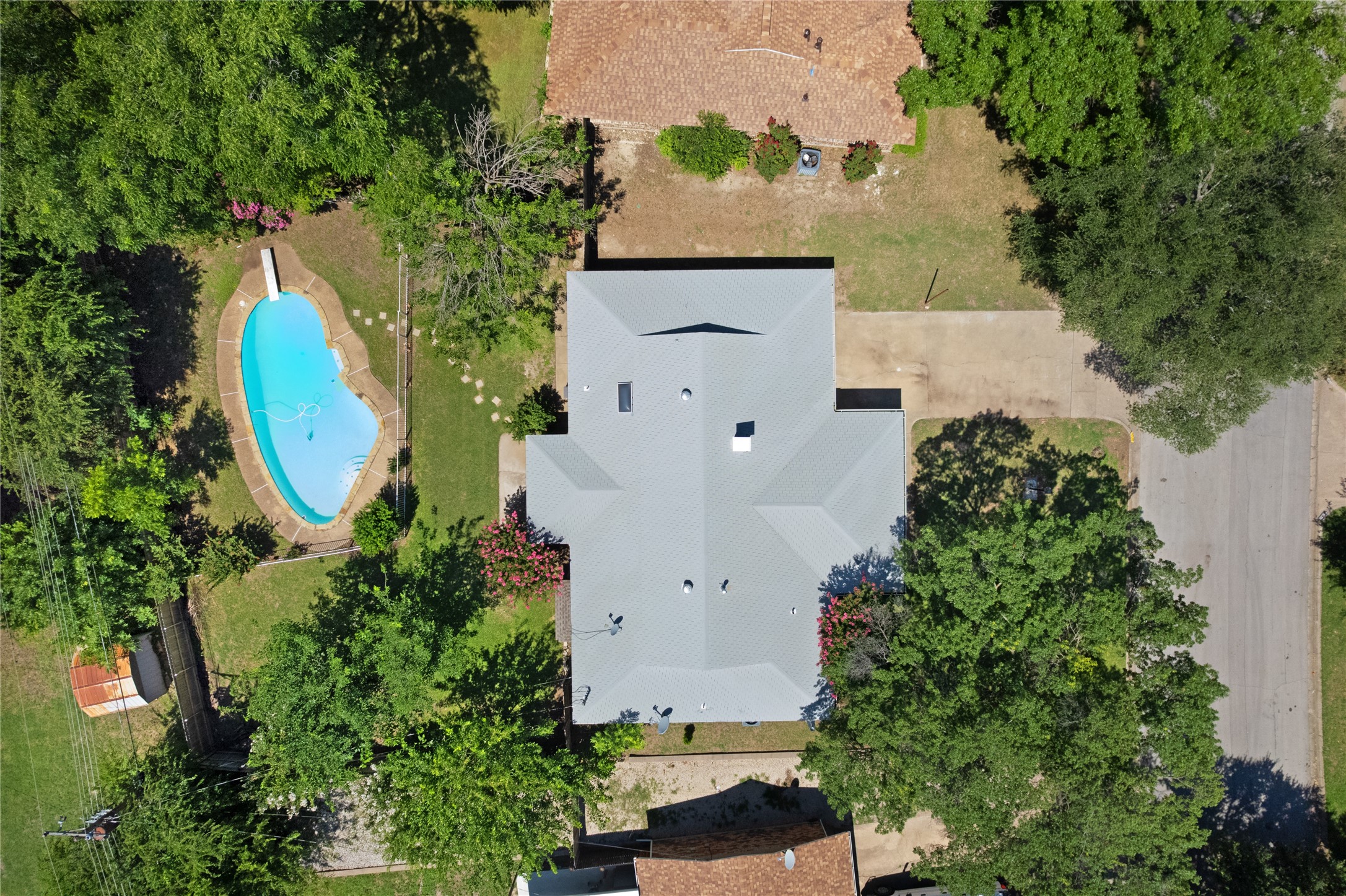 8021 Northbrook Drive