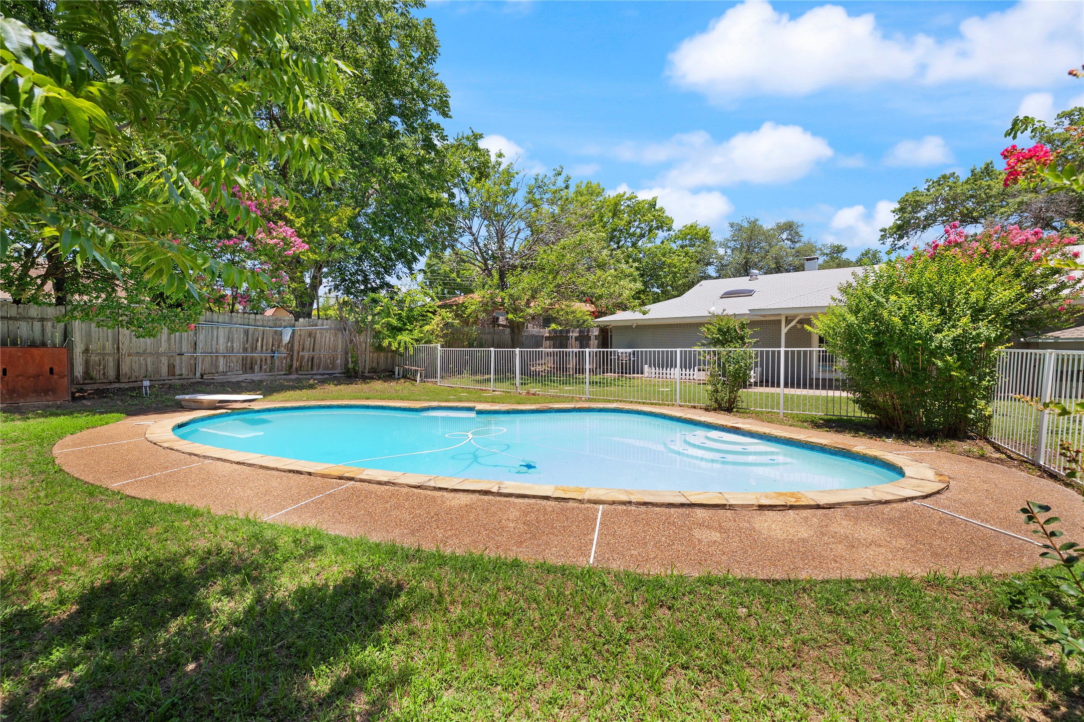 8021 Northbrook Drive