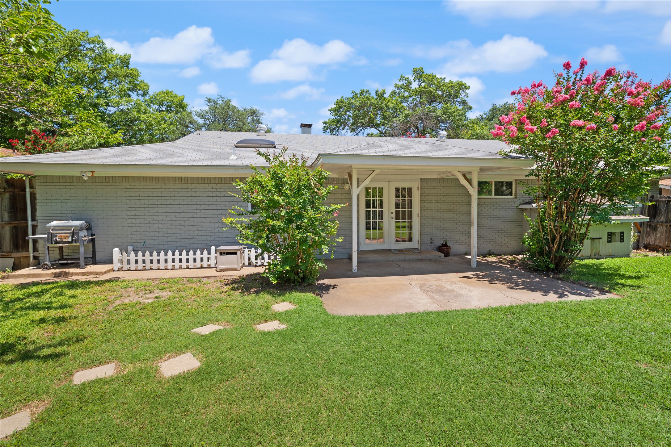 8021 Northbrook Drive