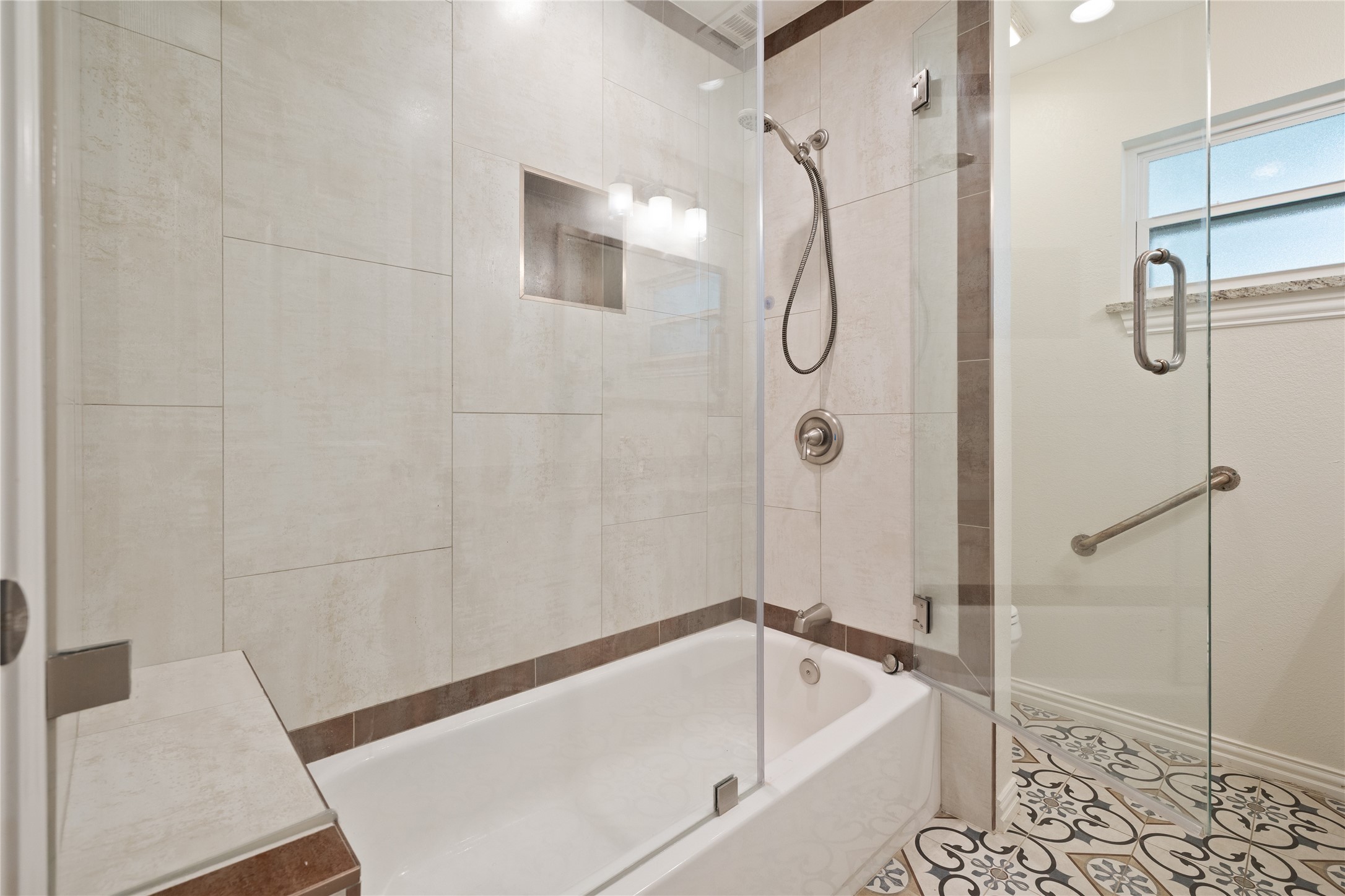 8021 Northbrook Drive